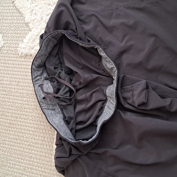 Lululemon men's shorts Grey medium - Picture 6 of 6